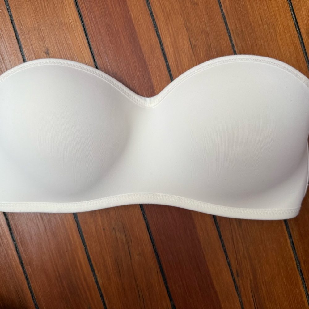 Strapless Seamless Molded Cup Bra - White, 36B